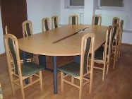 stoły i krzesła konferencyjne